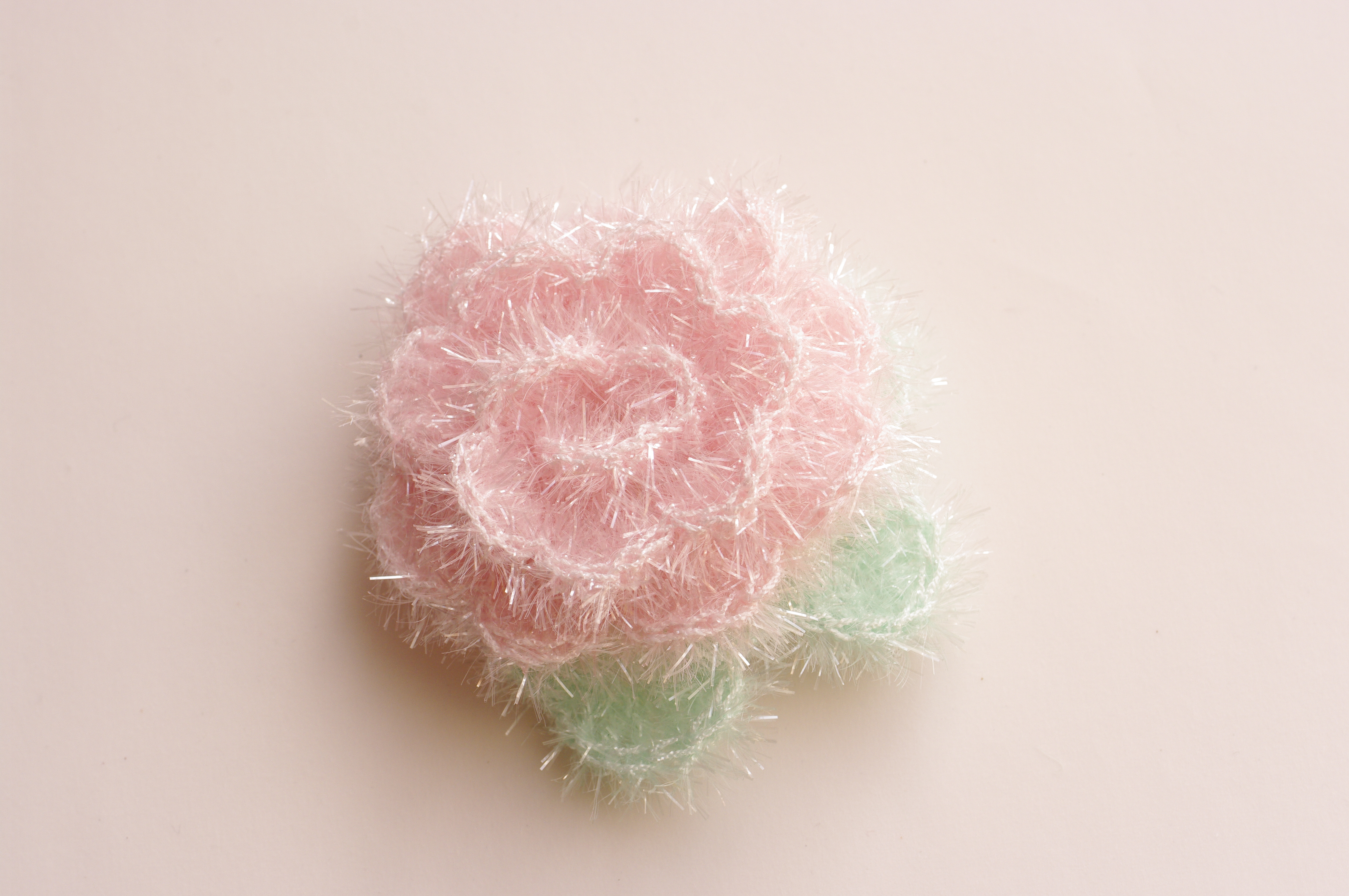 Fleur en laine éponge